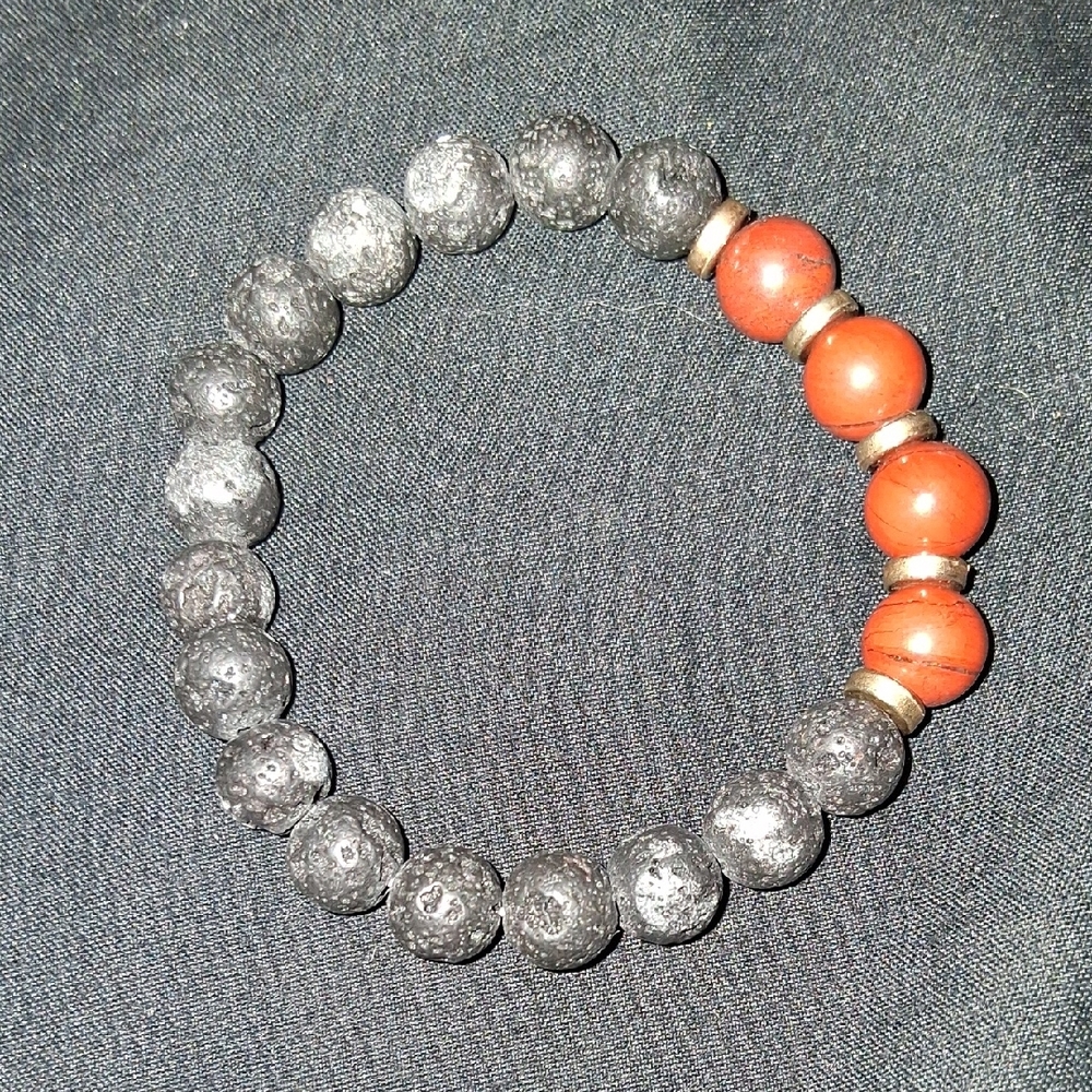 Chic Black and Red Beaded Bracelet